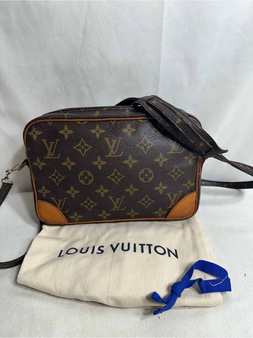 Louis Vuitton Crossbody Bag - Picture 2 of 10